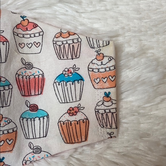 HANDMADE Cupcake Face Mask - Picture 4 of 5